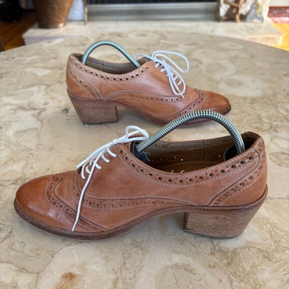 Frye Maggie Perforated Wingtip Oxfords - Picture 5 of 10